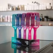 Olivia Garden Finger Brush and Beyond Indigo kefe M
